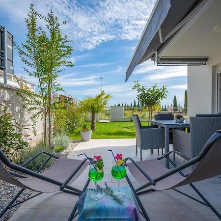 Sofia House With Apartment Umag Exterior photo
