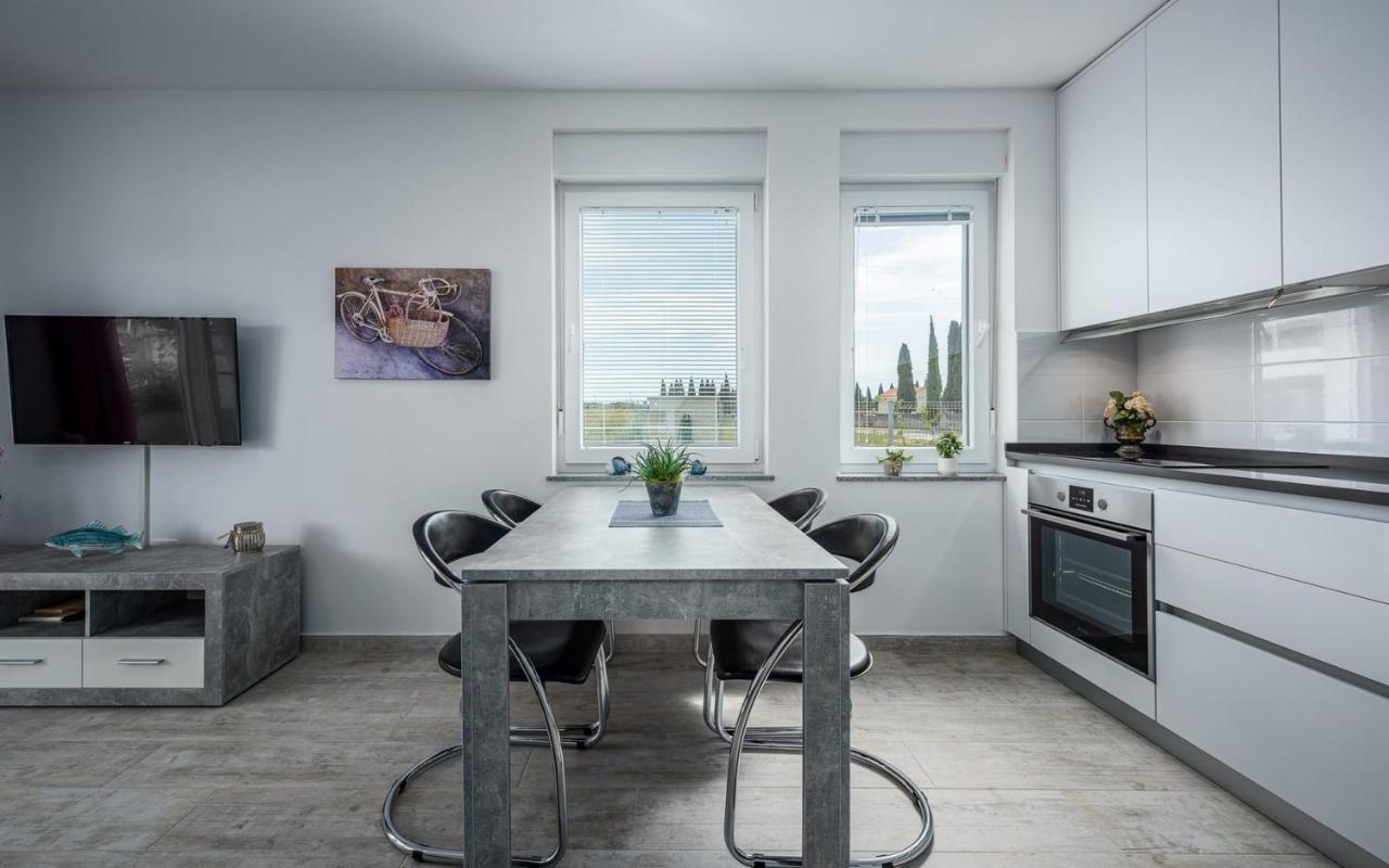 Sofia House With Apartment Umag Exterior photo